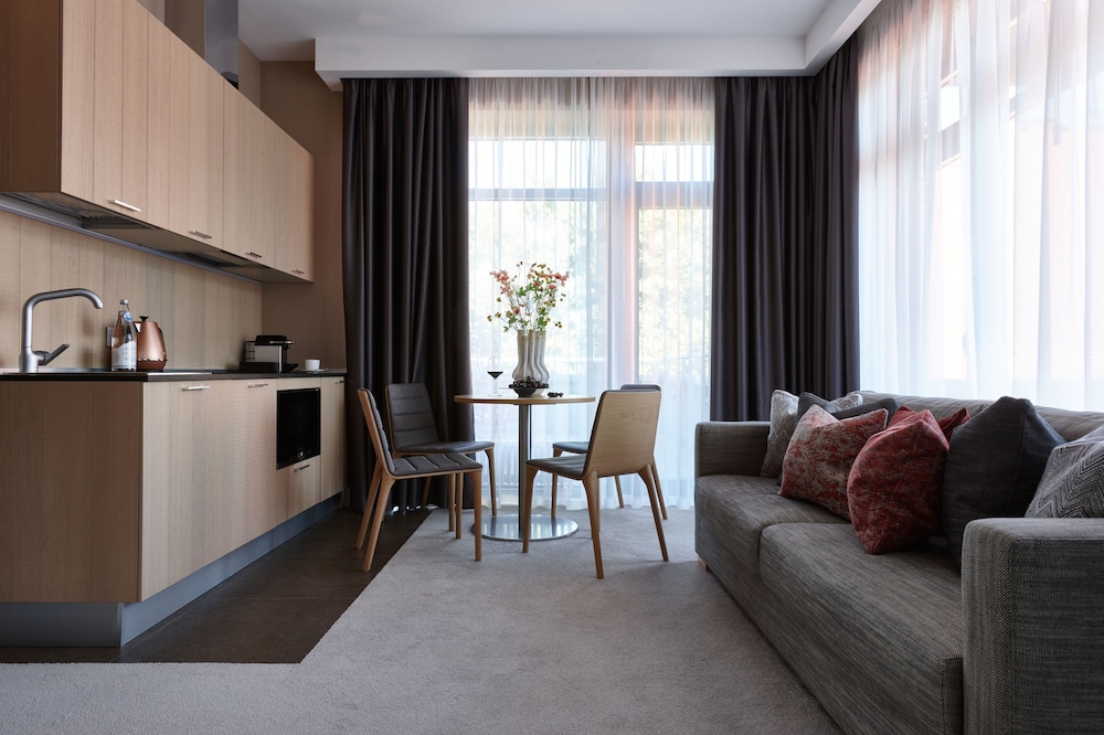 Deluxe Apartment photo 3