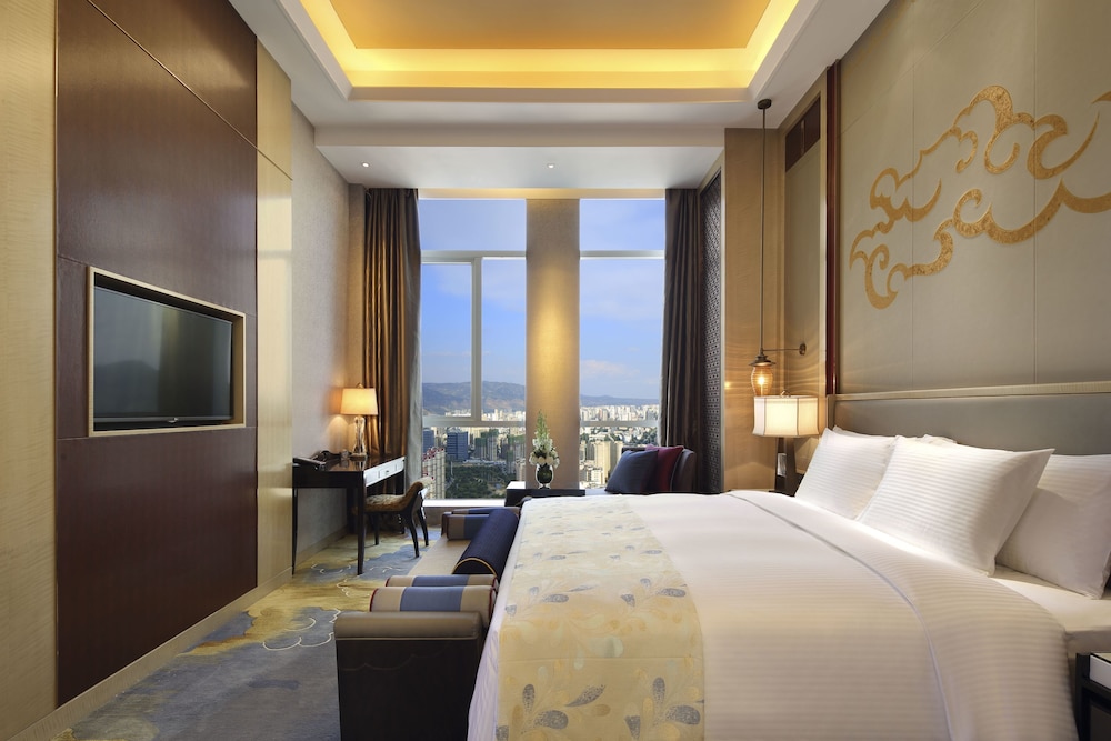 Grand Deluxe King Room