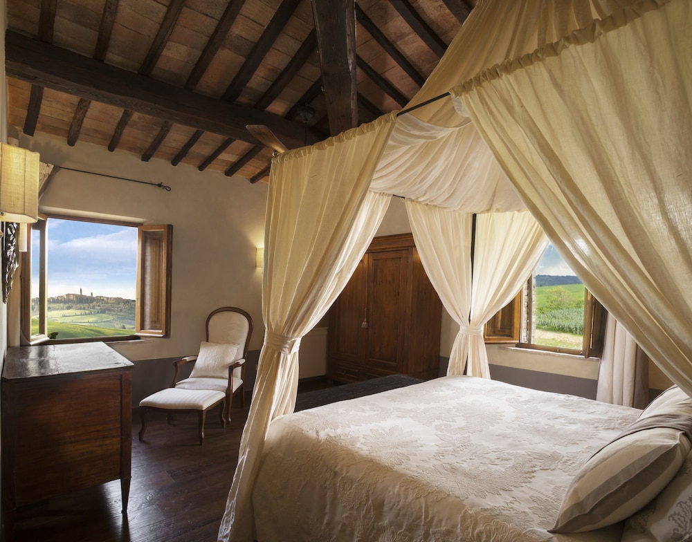 Suite, 1 Bedroom photo 2