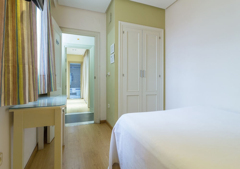 Basic Room - Photo 2
