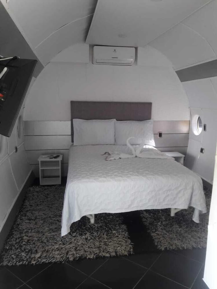 Superior Suite, 1 Double Bed, Courtyard View photo 2