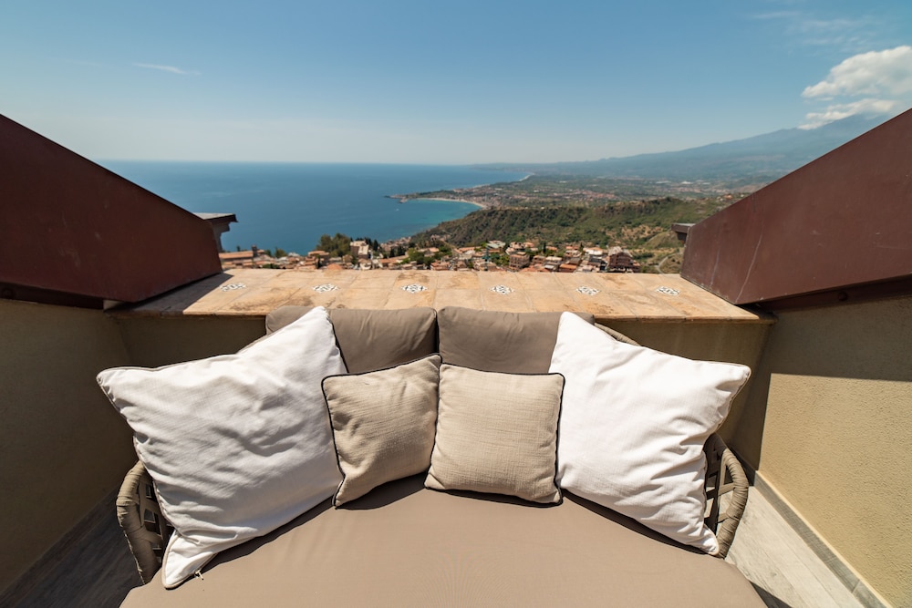 Junior Double or Twin Room, 1 Bedroom, Mountain View, Sea Facing (Superior)