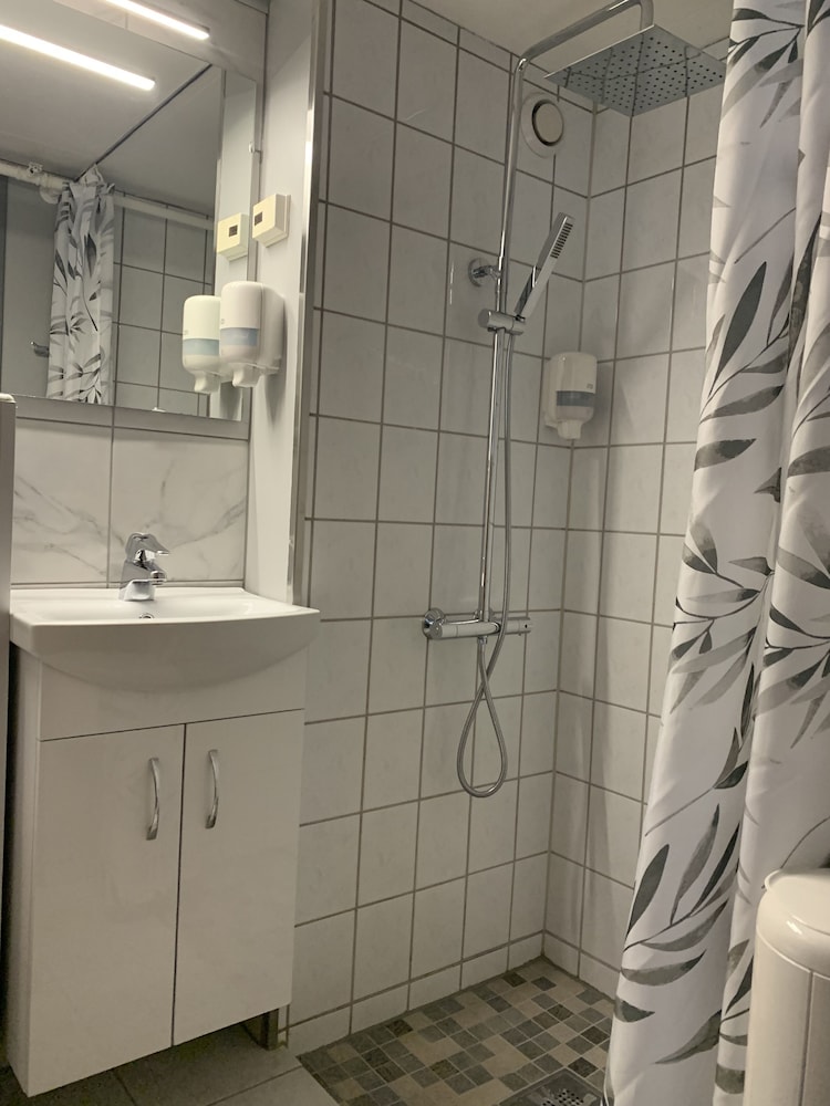 Double or Twin Room - Photo 4