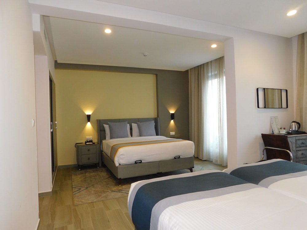 Family Suite - Photo 1