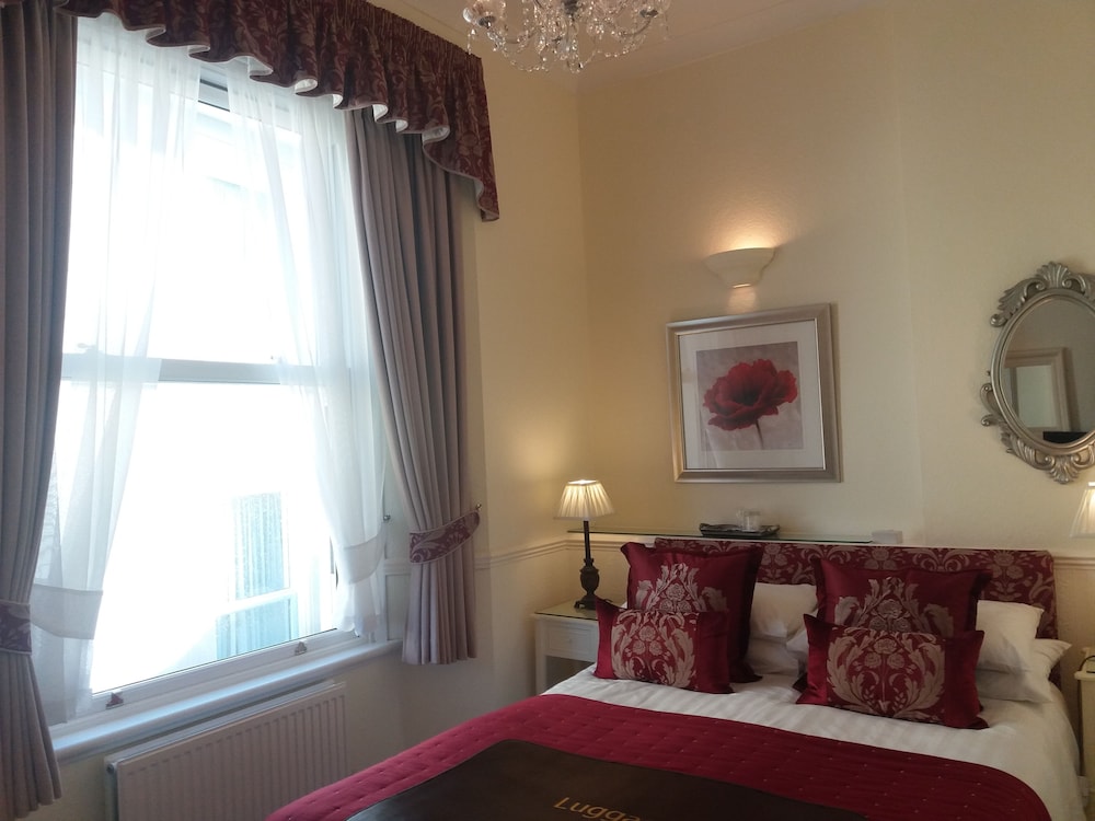 Standard Double Room, Ensuite - Photo 3