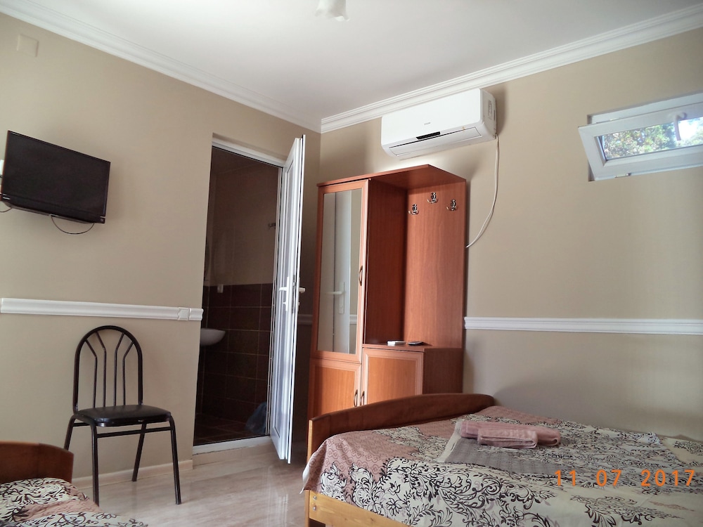 Standard Double Room, 1 Queen Bed, City View photo 3