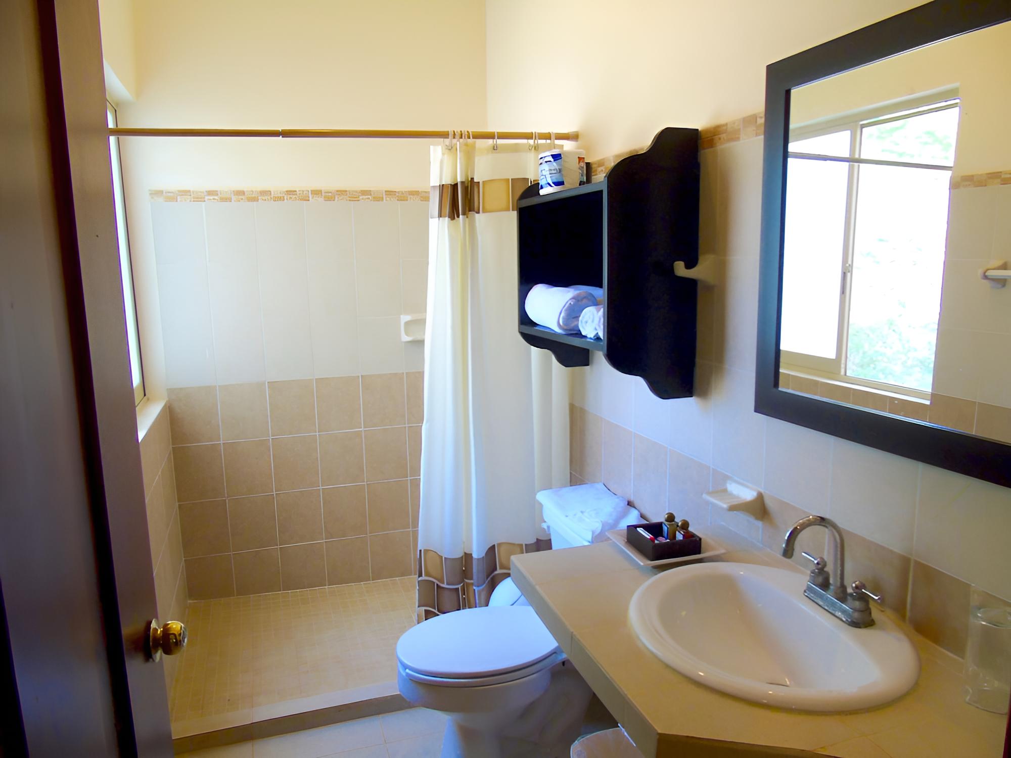 Standard Double Room, 1 King Bed, Garden View photo 3