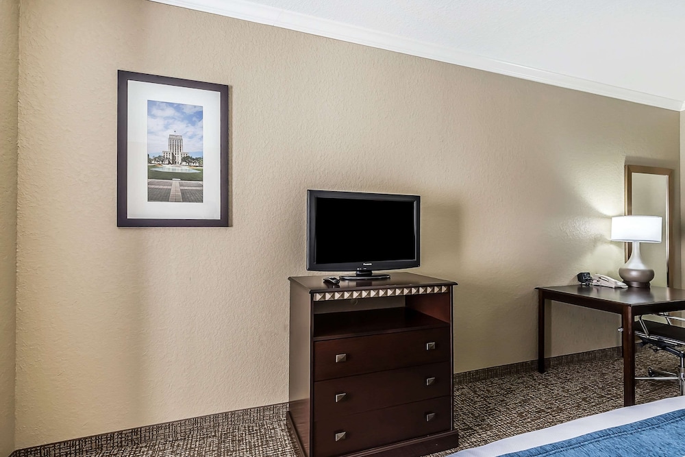 Suite, 2 Queen Beds, Non Smoking - Photo 5
