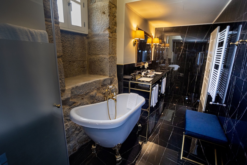 Solar do Requeijo Master Suite - Photo 5