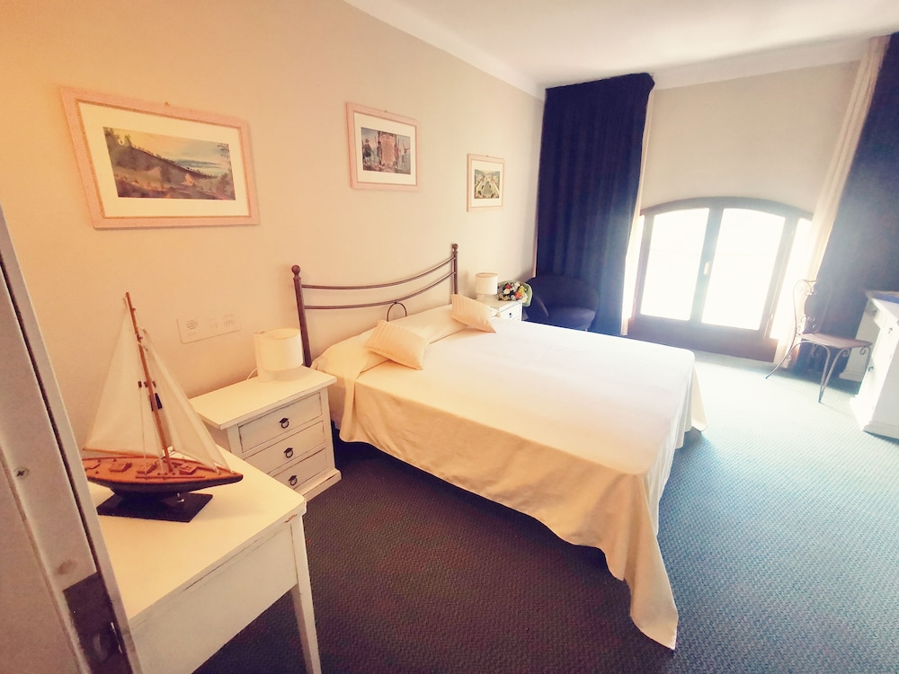 Superior Room - Photo 9