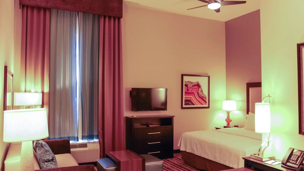 Studio Suite, 1 King Bed, Non Smoking photo 1