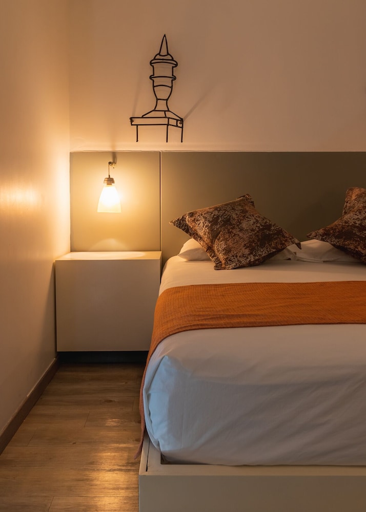 Basic Double Room, Multiple Beds, Non Smoking, Mountain View photo 1