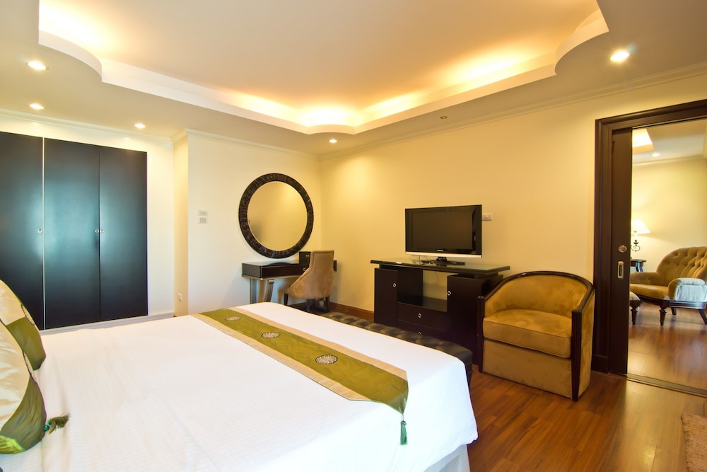Suite, 1 Bedroom - Photo 4