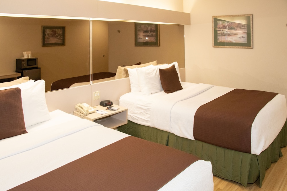 Standard Room, 2 Queen Beds - Photo 3