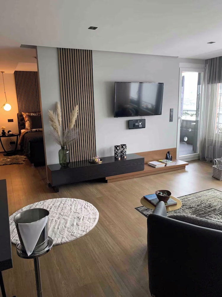 Luxury Condo photo 1