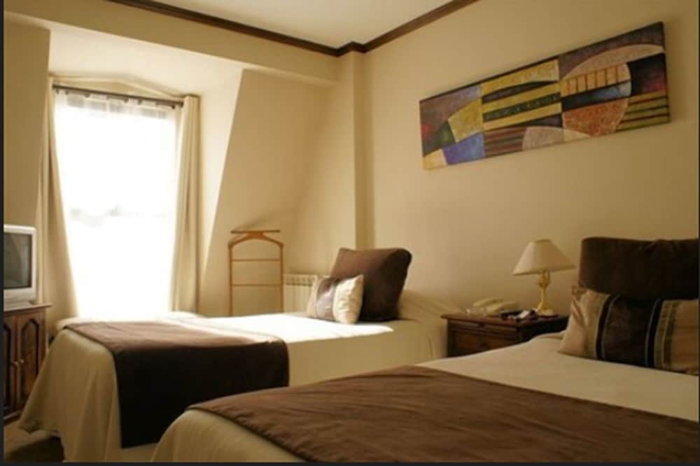 Double Room, 1 Queen Bed photo 3