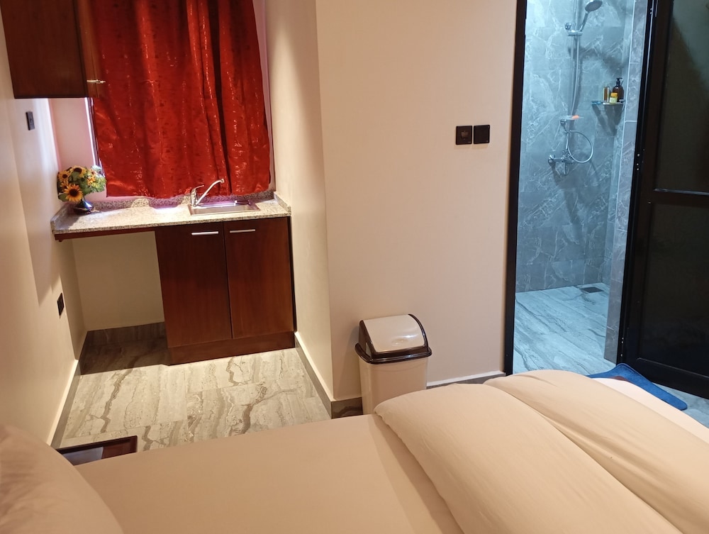 Double Room, Housekeeping