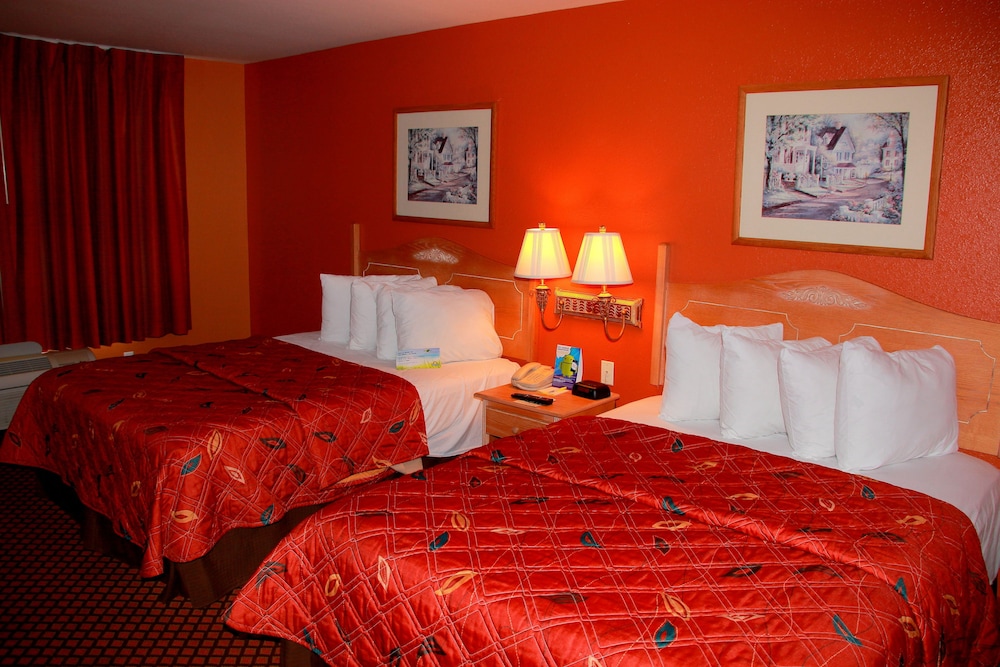 Room, 2 Queen Beds, Non Smoking - Photo 2