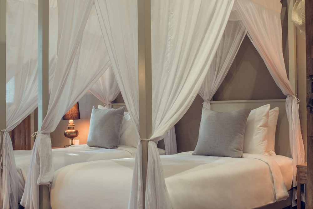 Nine Skies Bedroom - Photo 2