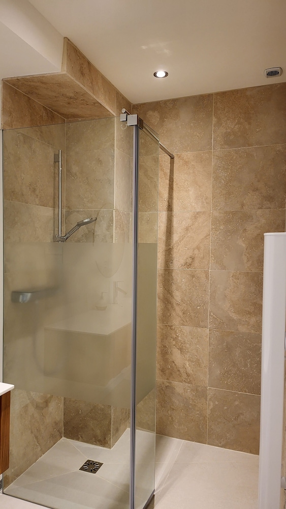 Deluxe Studio Suite photo 2