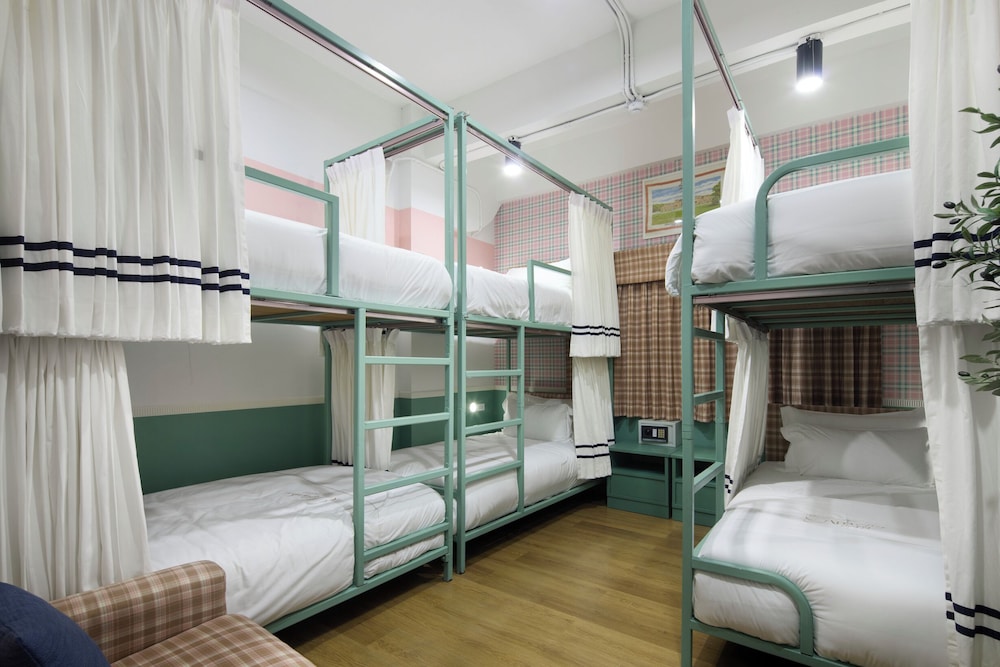 Room, Multiple Beds
