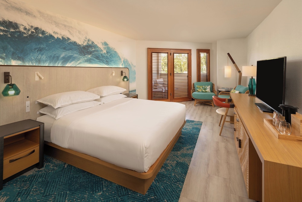 Room, 1 King Bed, Partial Ocean View