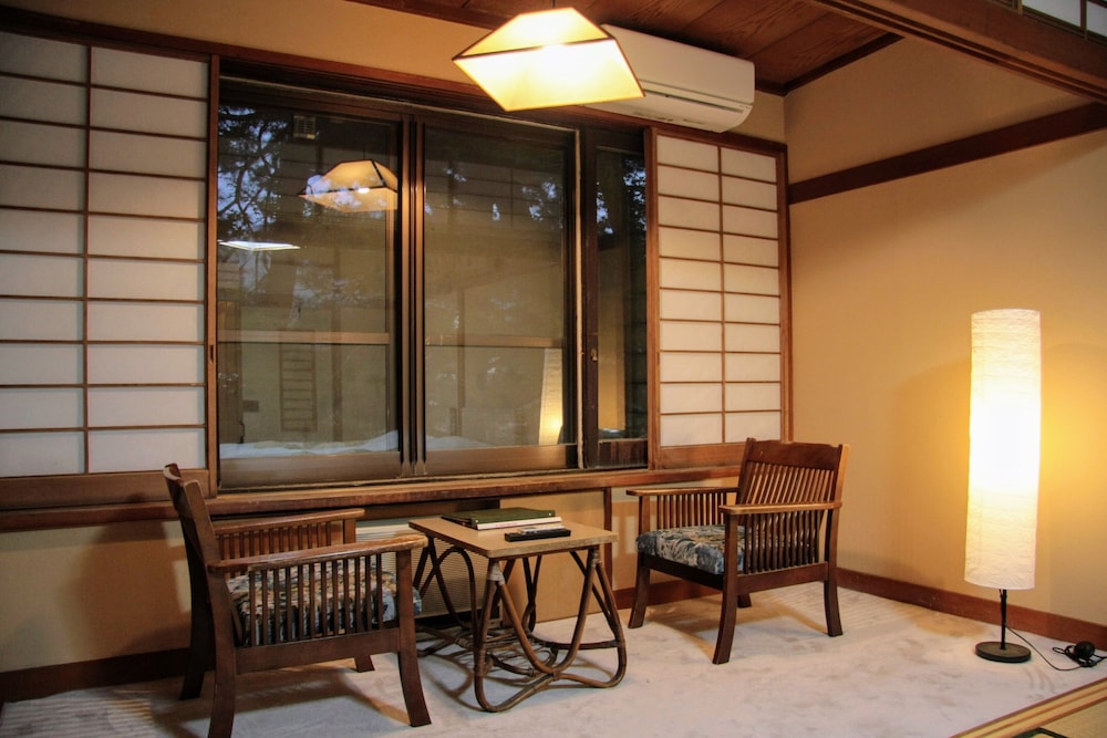 Japanese Style Traditional Room Twin Bed (Shared bath room)