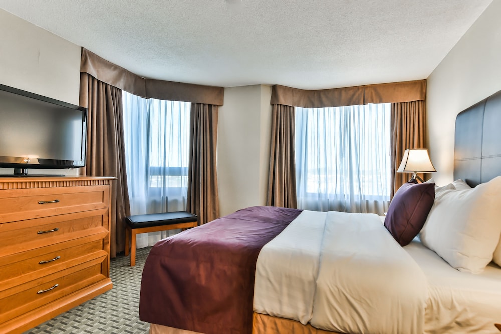 Suite, 1 Queen Bed, Non Smoking, Refrigerator - Photo 8