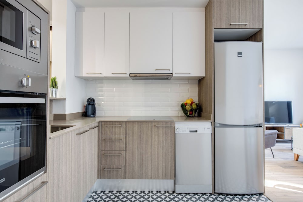 Deluxe Apartment, 3 Bedrooms, City View photo 2