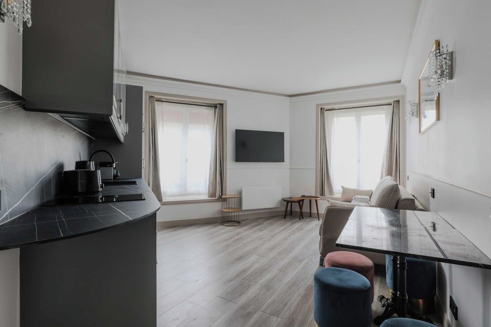 Apartment photo 3