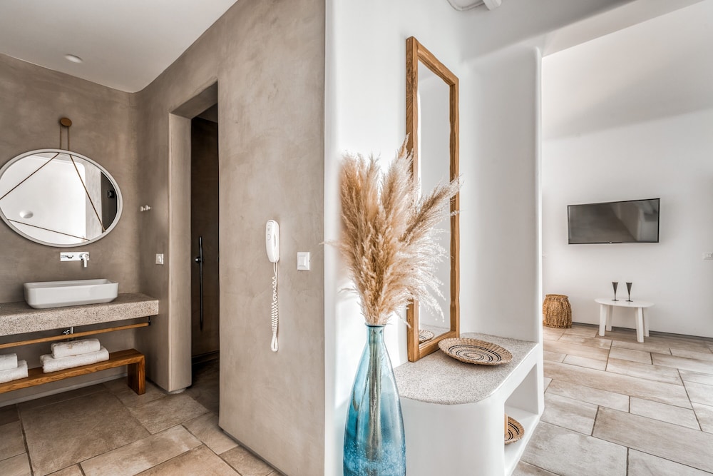 Signature Suite, Private Pool, Sea View - Photo 4