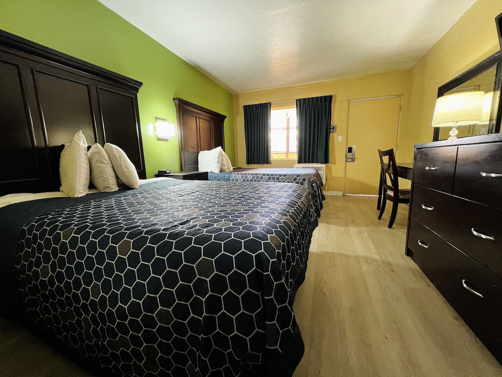 Two queen beds non smoking photo 3