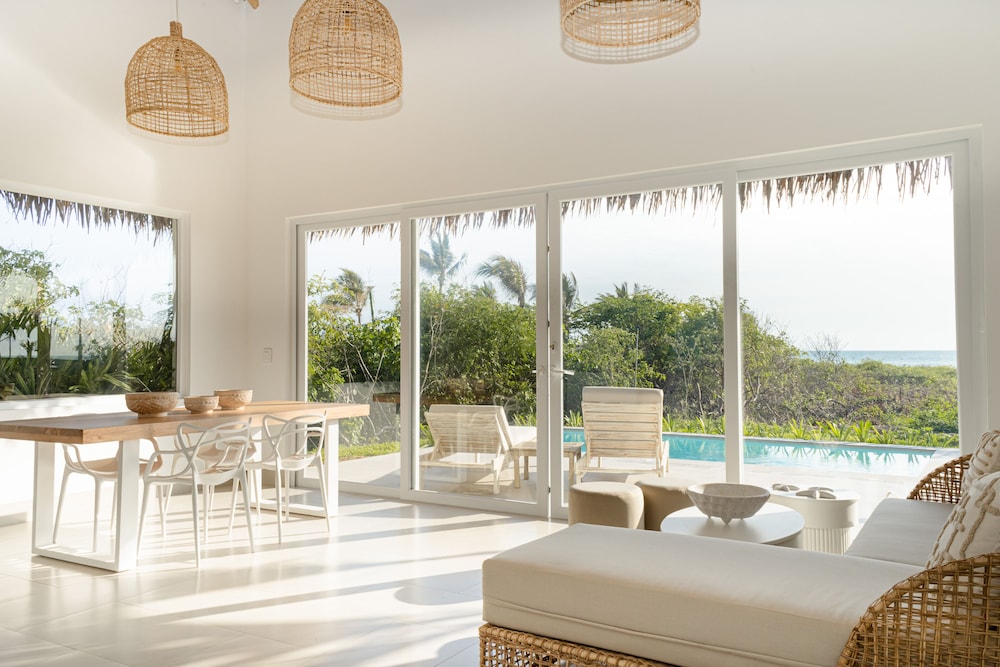 Family Villa, Multiple Bedrooms, Partial Ocean View, Poolside photo 2