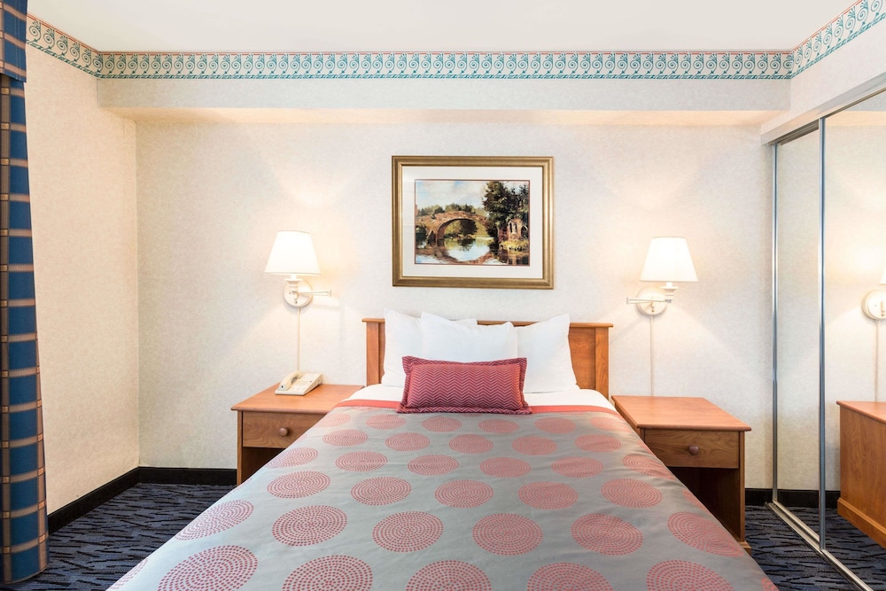 Room, 1 Double Bed, Non Smoking - Photo 3