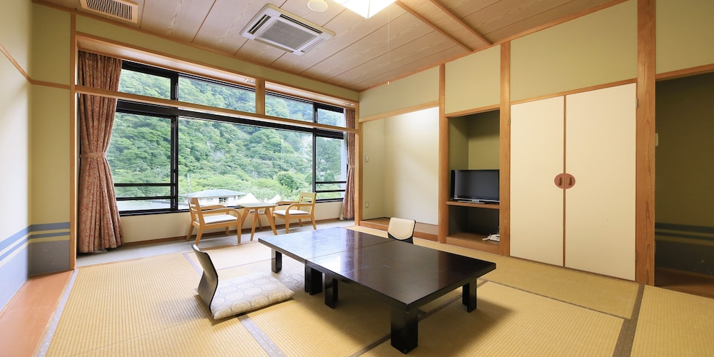 Japanese-style room 10 tatami Smoking - Photo 1