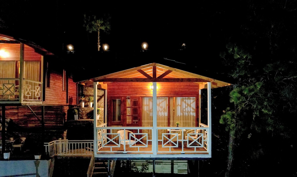 Exclusive Tree House photo 2