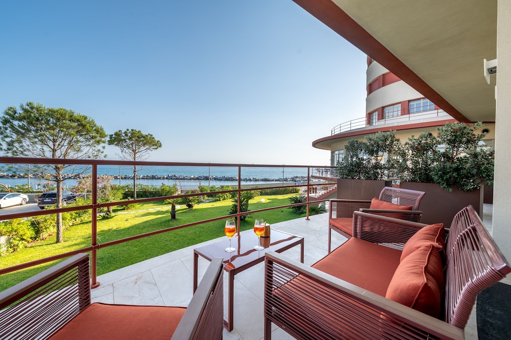 Standard Suite, Terrace - Photo 4