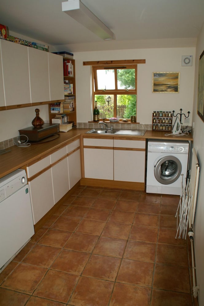 Comfort Cottage, Multiple Beds photo 3