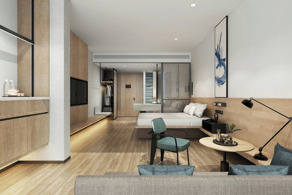 Superior Room, 1 King Bed, City View