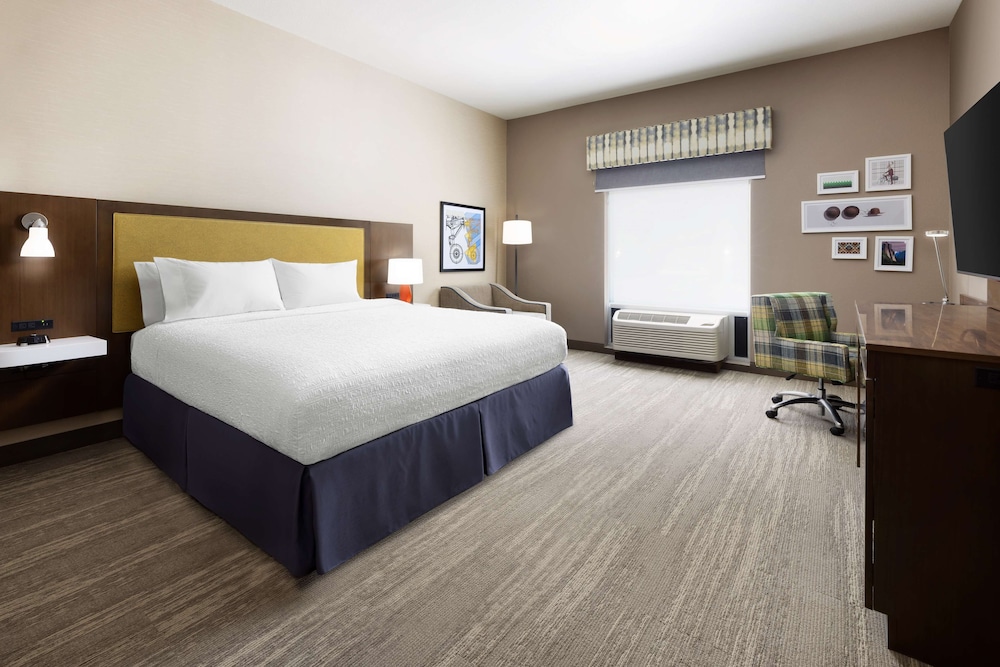 Room, 1 King Bed, Accessible (Roll-In Shower) - Photo 1