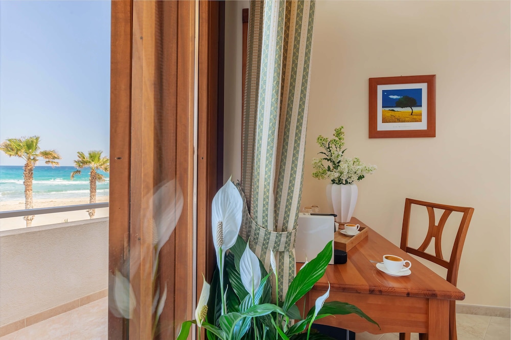Deluxe Double Room, Sea View - Photo 3