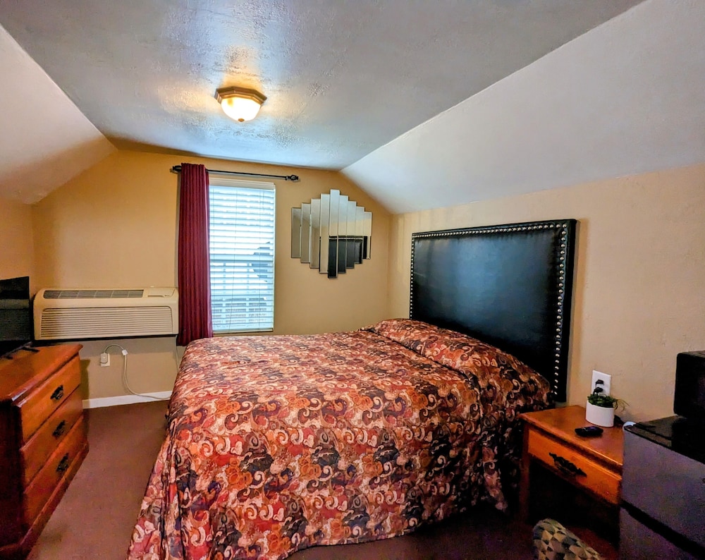Basic Double Room photo 3