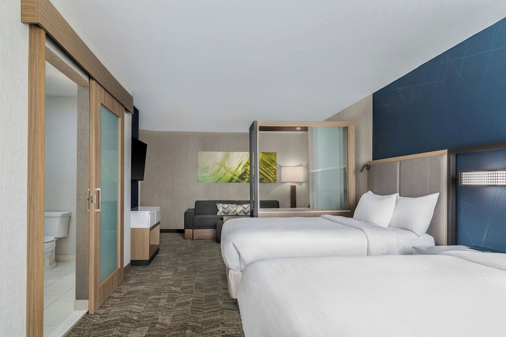 Suite, 2 Queen Beds (Hearing Accessible) - Photo 2