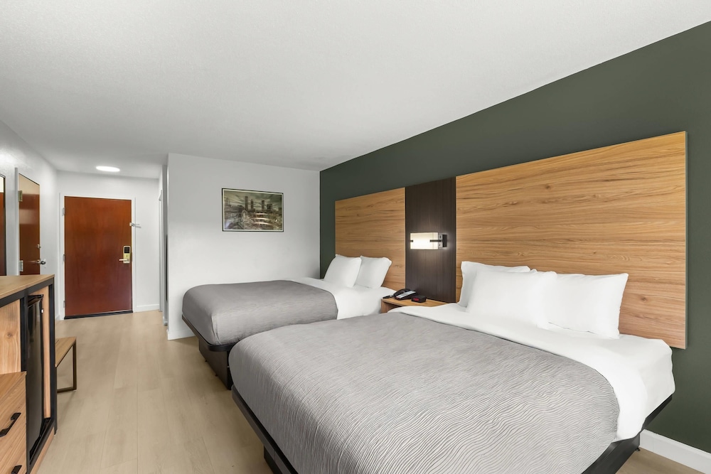 Standard Room, 2 Double Beds, Non Smoking - Photo 3