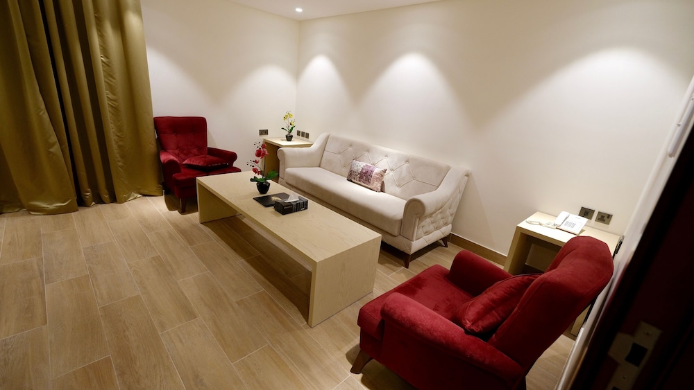 Deluxe Suite