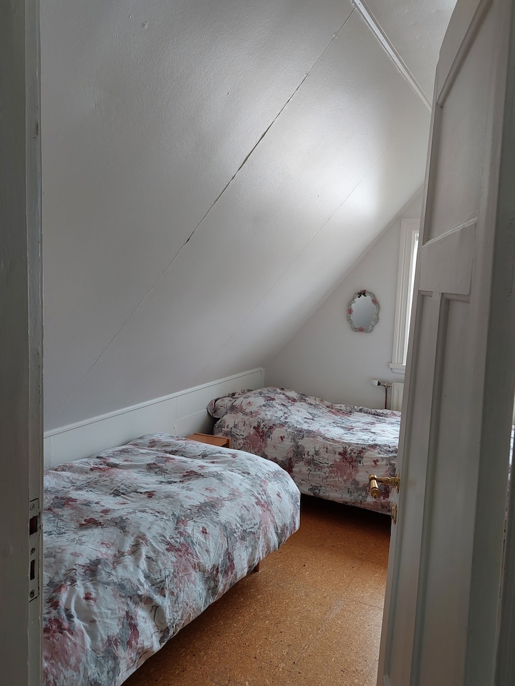 Economy Double or Twin Room photo 2