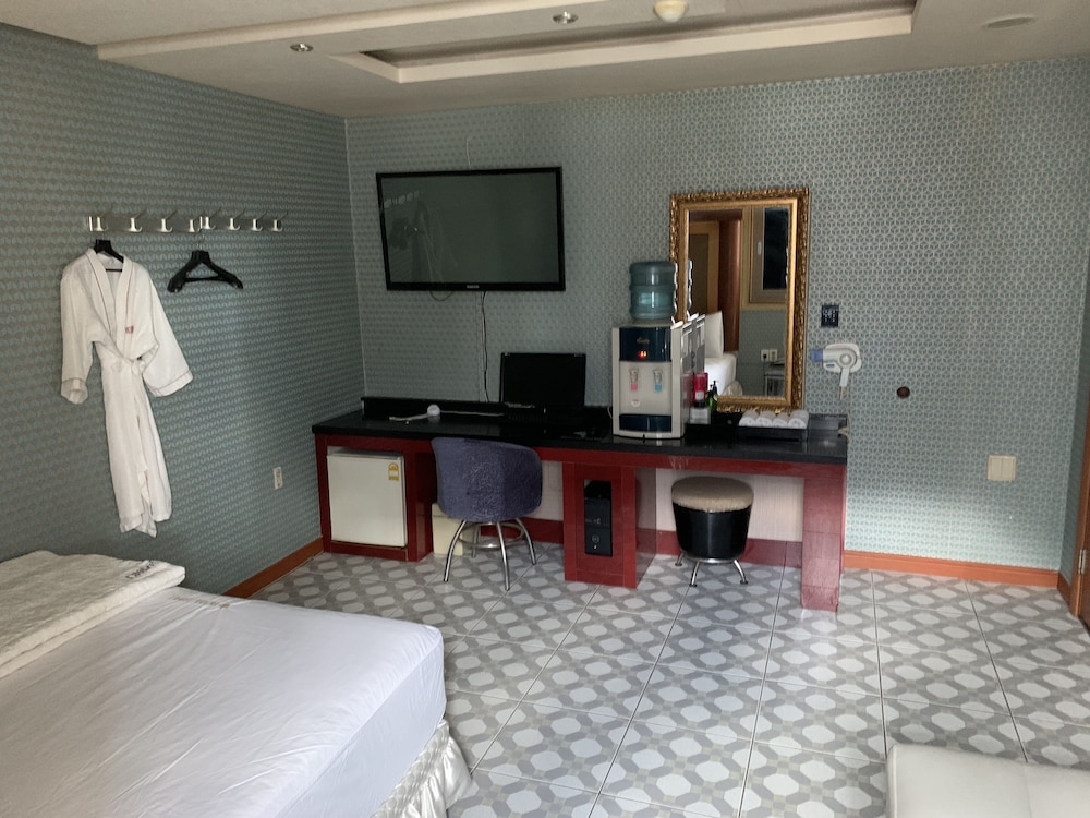 Standard Room - Photo 1
