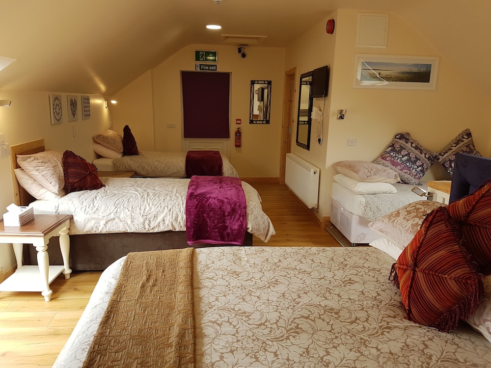 Quadruple Room (Second Floor) photo 1
