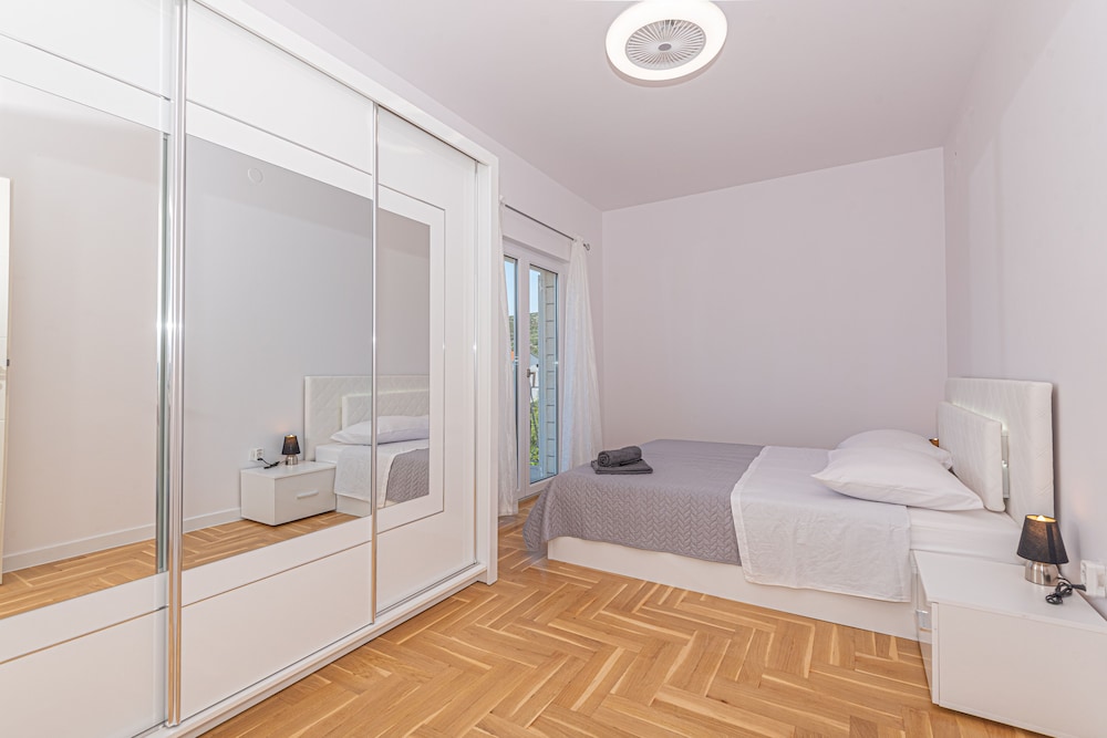 Basic Apartment
