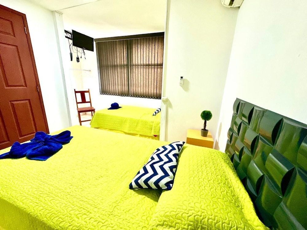 Basic Double Room Single Use, 2 Twin Beds, Non Smoking